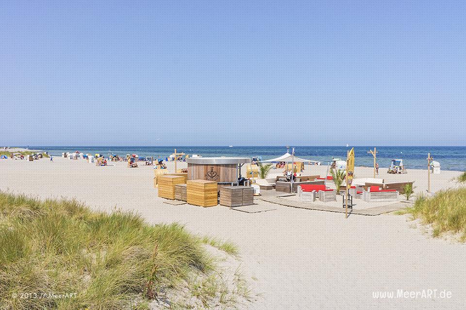 Beach Lounge am Strand in Heiligenhafen // Foto: MeerART
