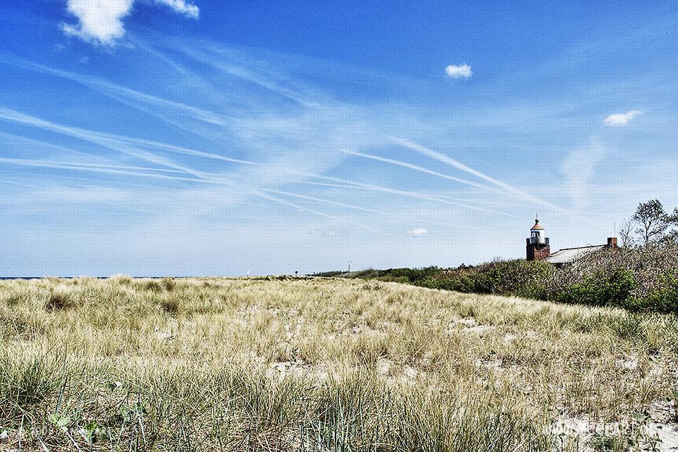 Leuchtturm an der Ostseeküste bei Wustrow // Foto: MeerART