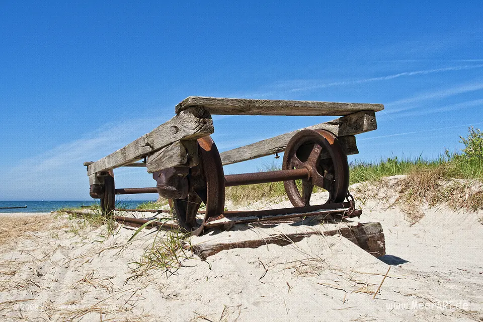 Eine alte Slipanlage an einem Strand an der Ostsee // Foto: R. Kerpa