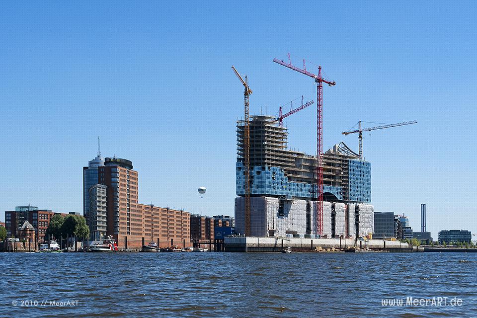 Die Baustelle der Elbphilharmonie in Hamburg // Foto: MeerART