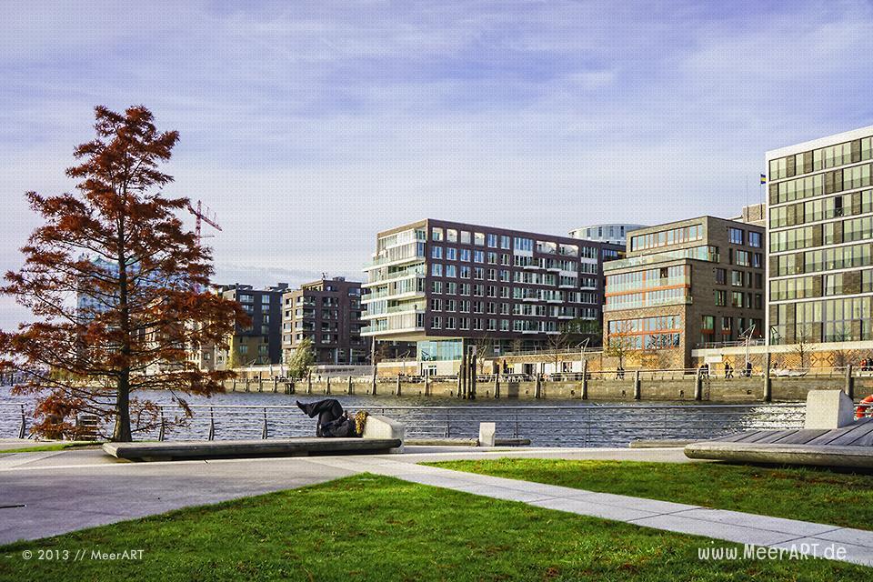 Die Hamburger HafenCity im Herbst 2013 // Foto: MeerART