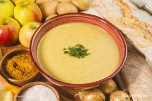 Rezept-Tipp: Apfel-Lauch Suppe mit Curry // Foto: R. Kerpa