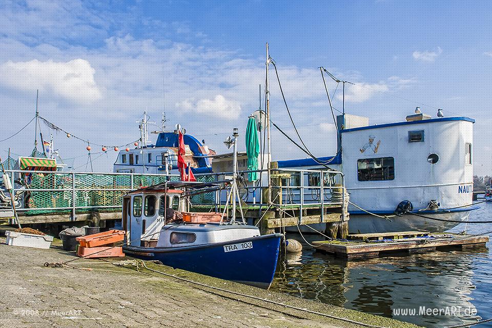 Fischkutter im Hafen von Travemünde // Foto: MeerART