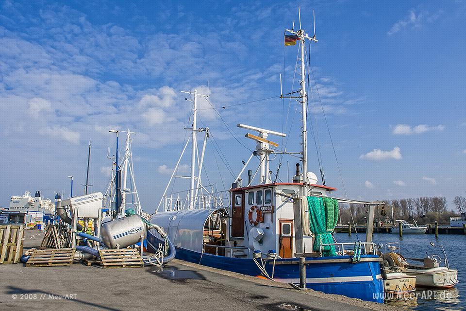 Fischkutter im Hafen von Travemünde // Foto: MeerART