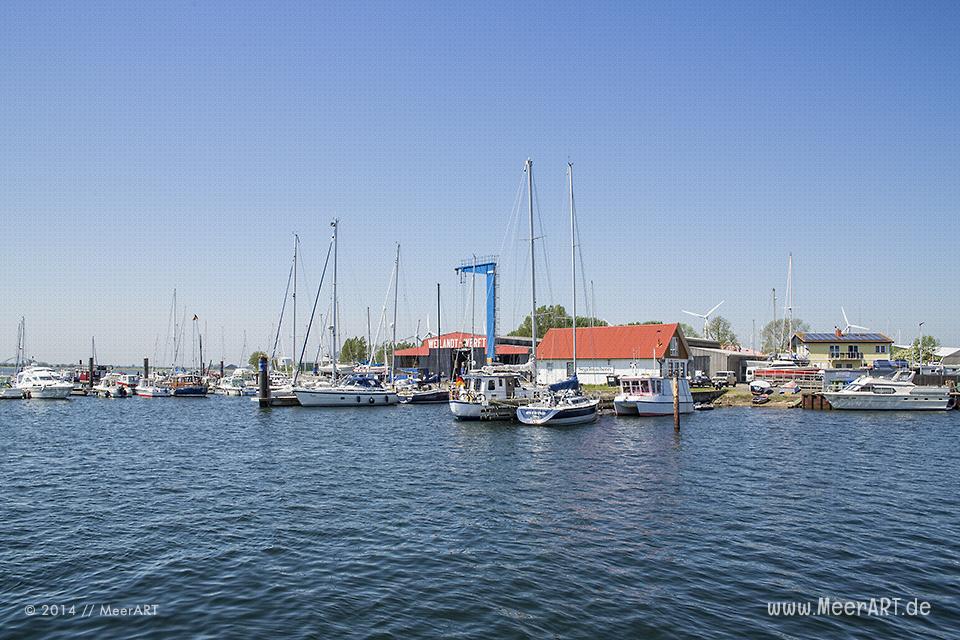 Der Erlebnis-Hafen Burgstaaken auf der schönen Ostseeinsel Fehmarn // Foto: MeerART
