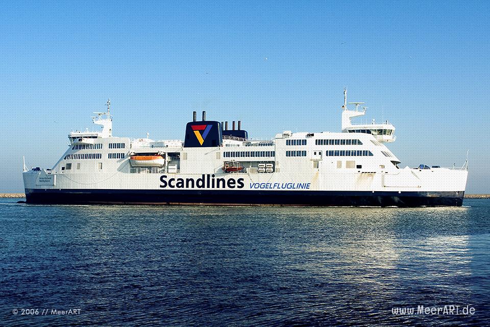 Fährschiff der Scandlines auf der Ostsee vor Puttgarden // Foto: MeerART