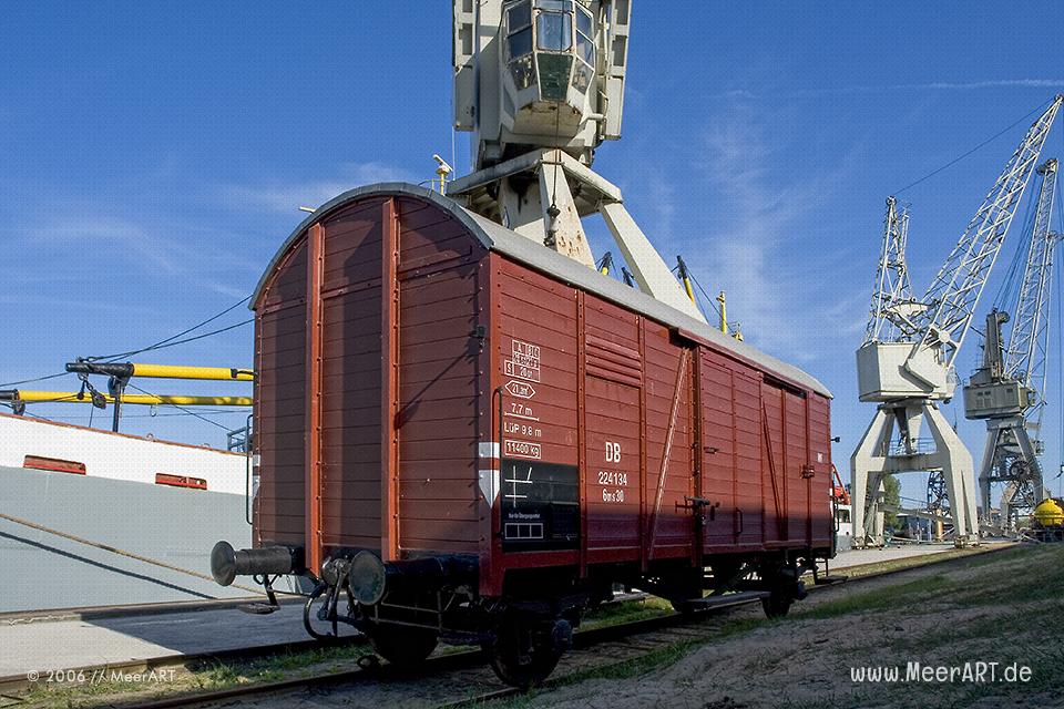 Alter Wagon im Museumshafen Hamburg // Foto: MeerART