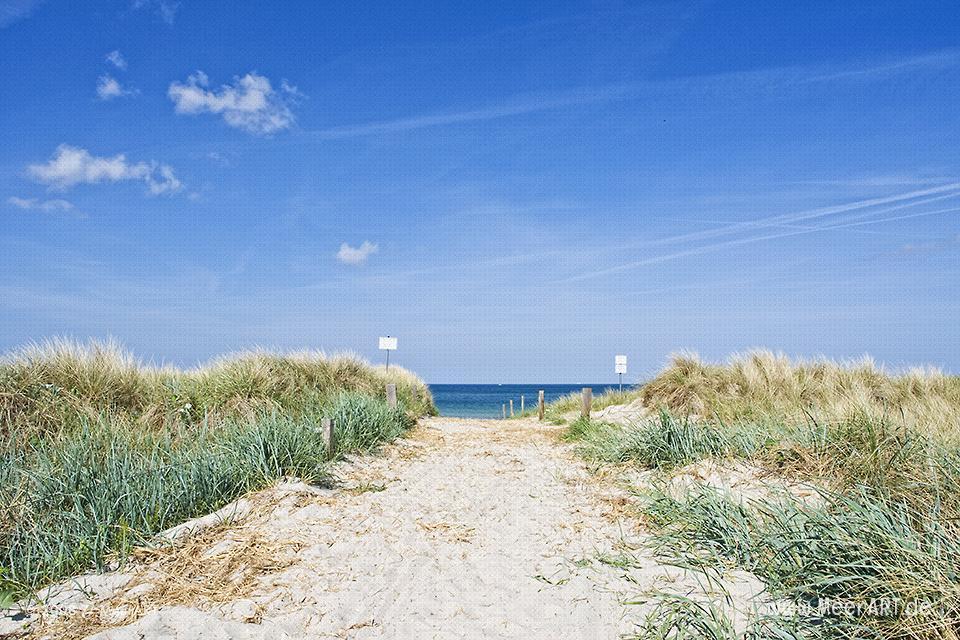 Zugang zum Strand an der Ostsee bei Wustrow // Foto: MeerART