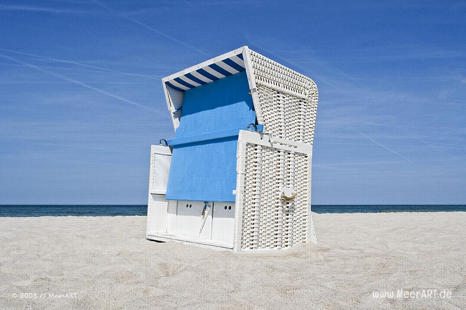 Strandkorb am Strand bei Ahrenshoop // Foto: MeerART