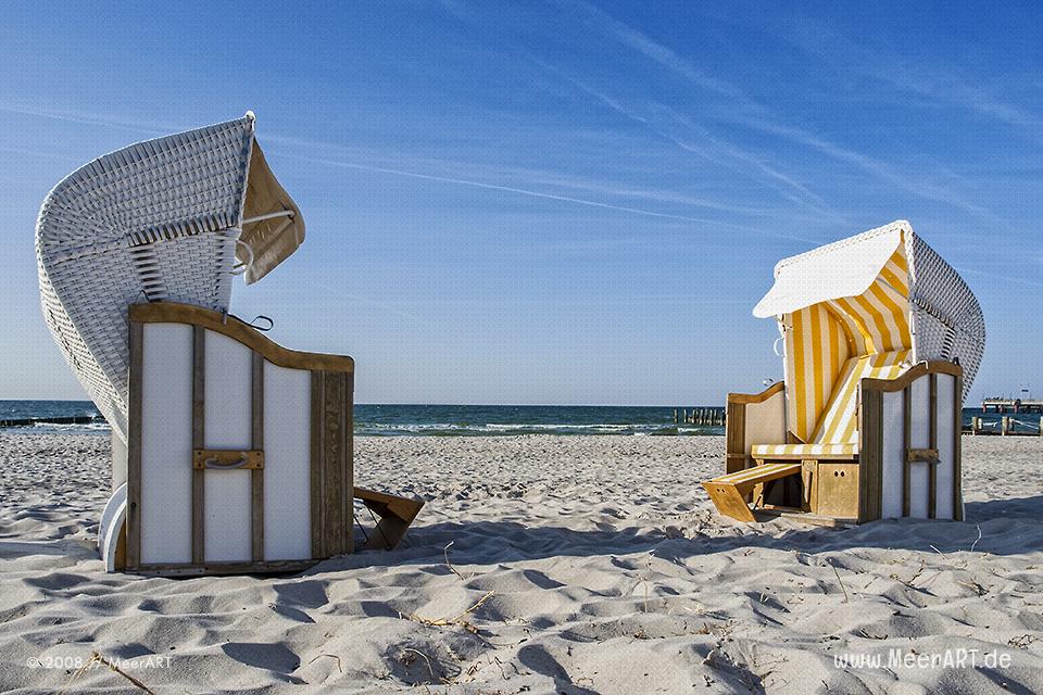 Strandkörbe am Strand von Zingst // Foto: MeerART