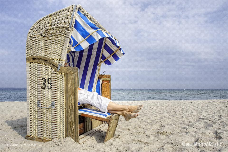 Erholung im Strandkorb an der Ostsee // Foto: MeerART