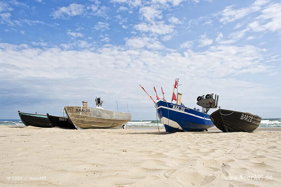 Fischerboote am Strand von Baabe // Foto: MeerART