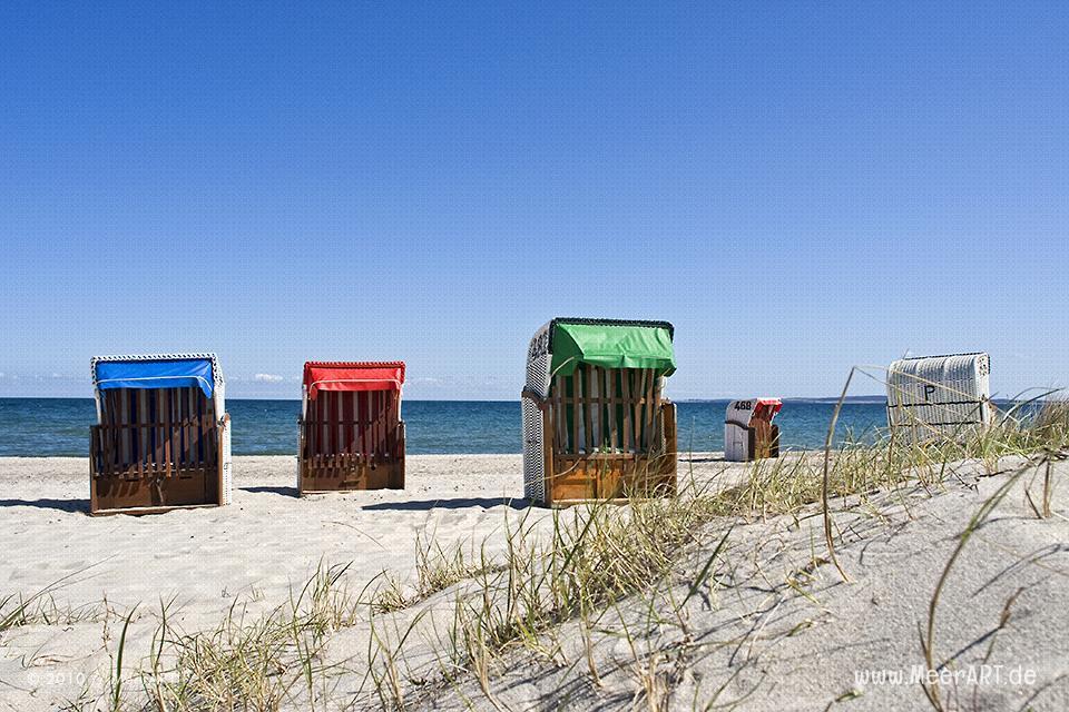 Strandkörbe an der Ostsee am Strand von Hohwacht // Foto: MeerART
