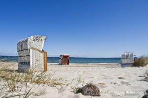 Strandkörbe an der Ostsee am Strand von Hohwacht // Foto: MeerART