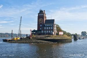 Das Lotsenhaus „Seemannshöft“ an der Elbe in Finkenwerder // Foto: MeerART