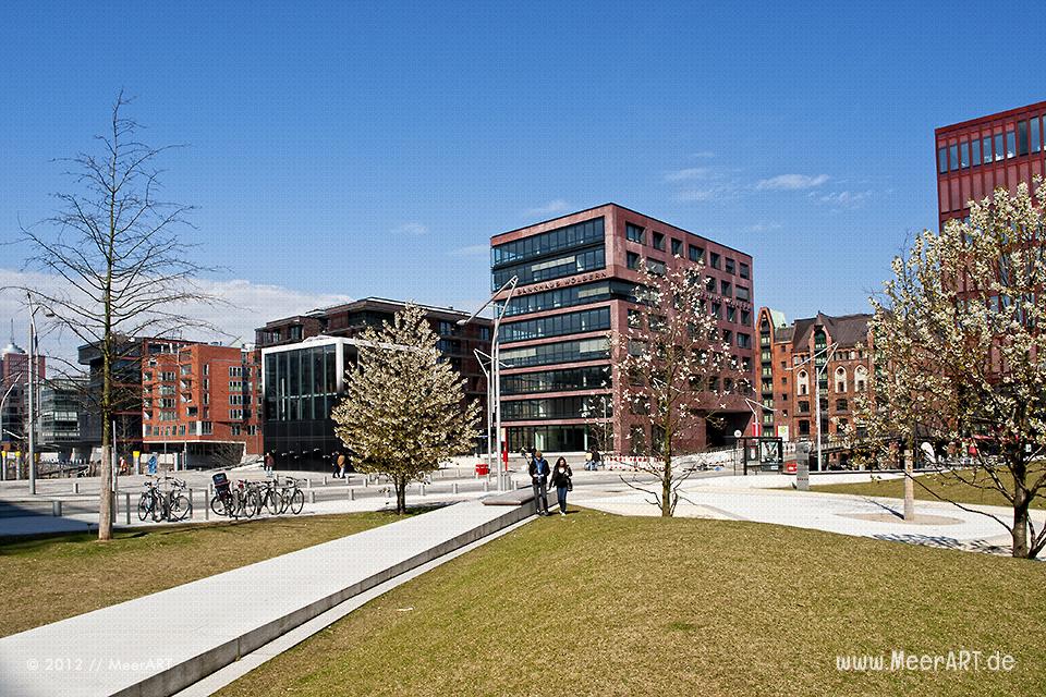 Moderne Büro- und Geschäftsgebäude in der Hafencity von Hamburg // Foto: MeerART