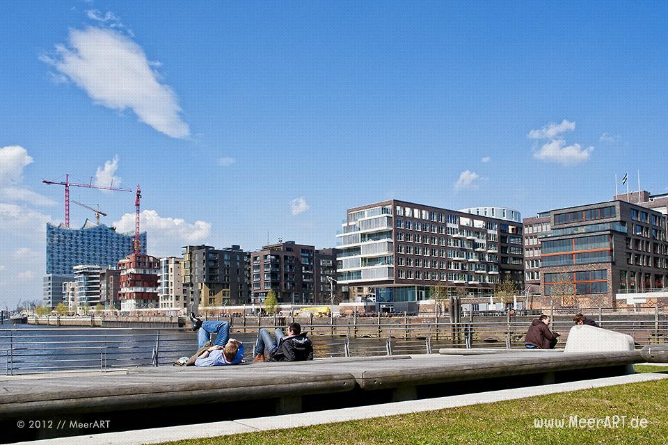 -Polo-Terrassen auf Wohn- und Bürogebäude am Grasbrookhafen in der Hafencity // Foto: MeerART