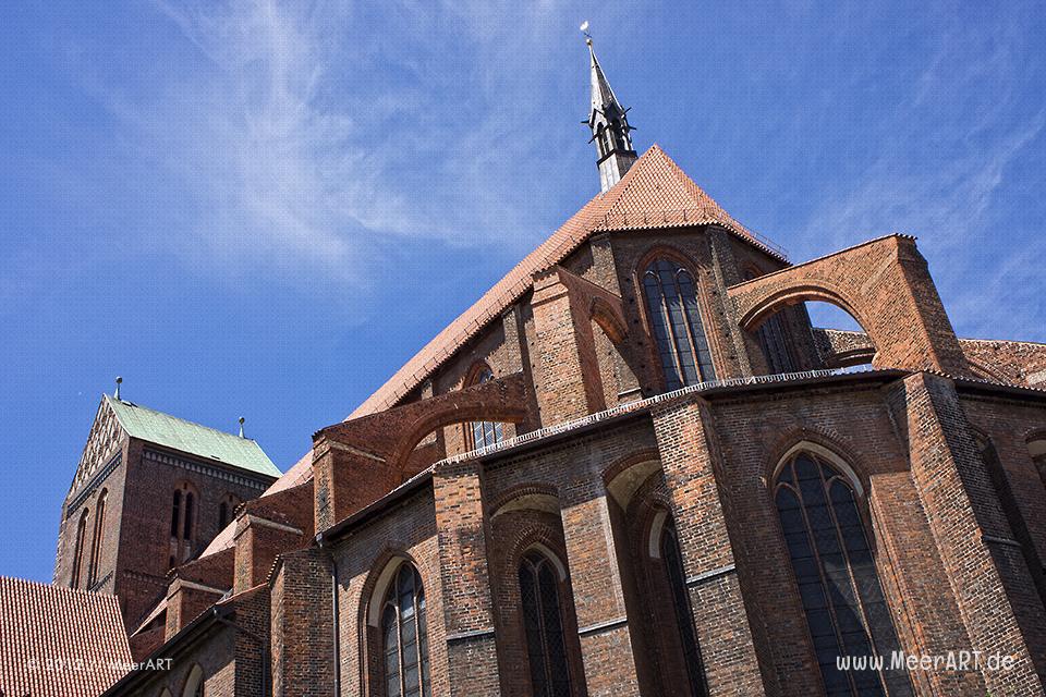 Die St.-Nikolai-Kirche in der Hansestadt Wismar // Foto: MeerART