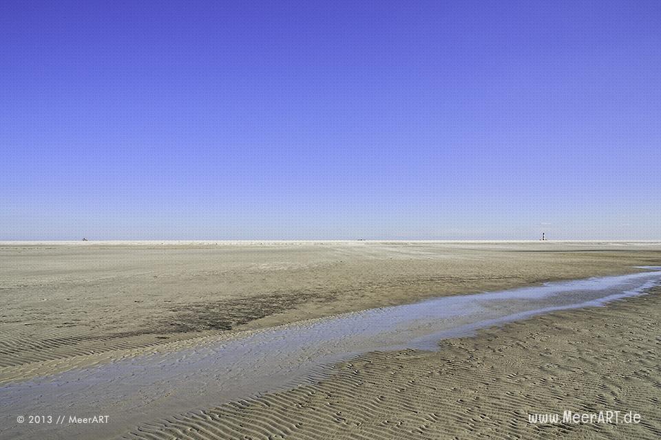 Die endlose Weite am Strand von Westerhever bei Niedrigwasser // Foto: MeerART