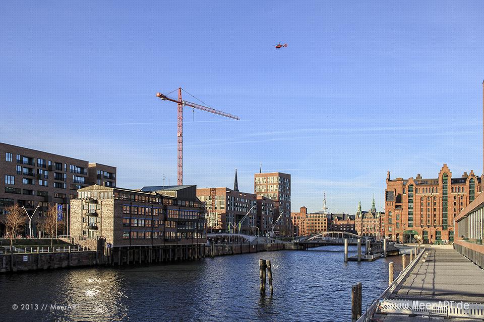 Geschäftsgebäude und das Maritime Museum am Brooktorhafen in der HafenCity von Hamburg // Foto: MeerART