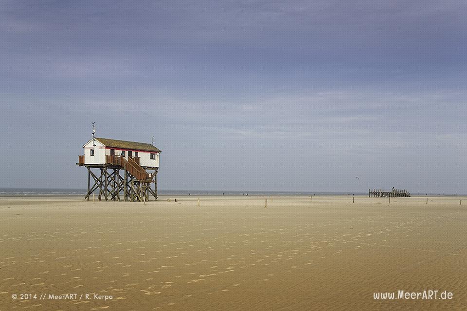 Pfahlhaus am Strand