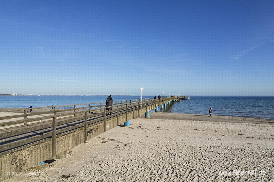 Seebrücke an der Ostseeküste am Strand in Scharbeutz // Foto: MeerART