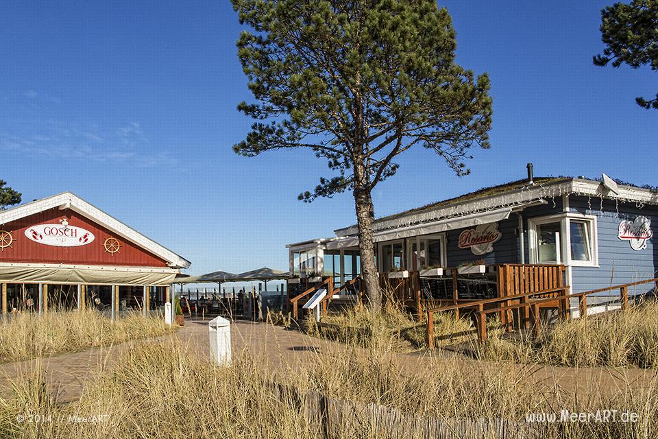 Restaurants an einem schönen Wintertag auf der Strandpromenade in Scharbeutz // Foto: MeerART