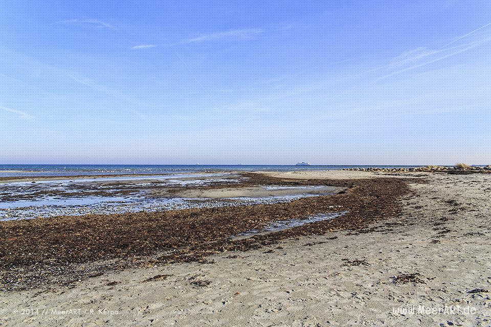 Strandabschnitt auf der Ostseeinsel Fehmarn beim Naturschutzgebiet „Grüner Brink“ // Foto: R. Kerpa