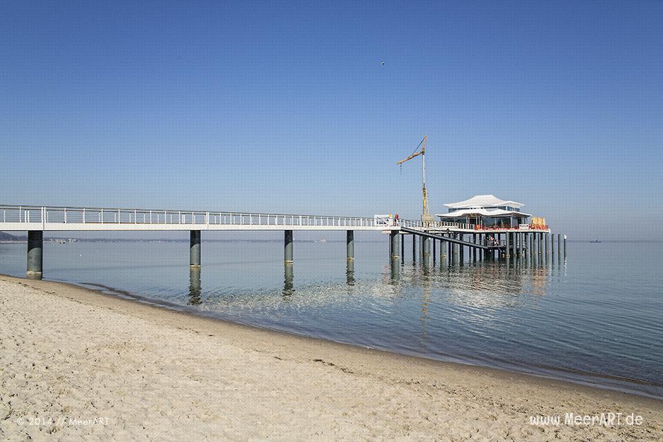 Die neue Seebrücke in Timmendorfer Strand mit dem Teehaus // Foto: MeerART