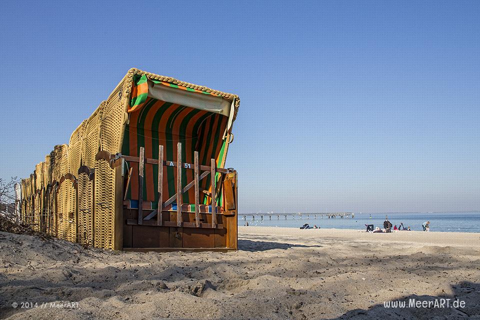 Strandkörbe einem Strandabschnitt an der Ostsee