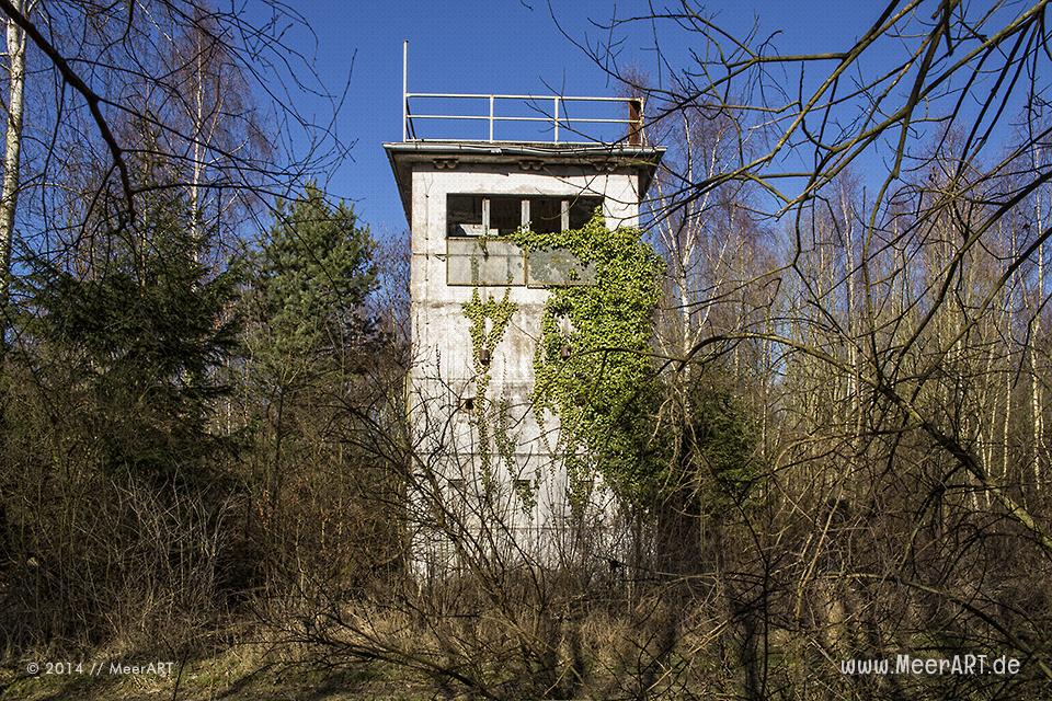 Ein Alter Grenzturm in einem Naturschutzgebiet auf dem Priwall bei Travemünde // Foto: MeerART
