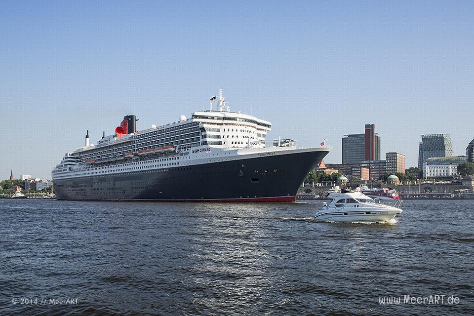 Die "QUEEN MARY 2" beim Einlaufen in de Hamburger Hafen am 19.07.2014 zum 10 jährigen Jubiläum // Foto: MeerART