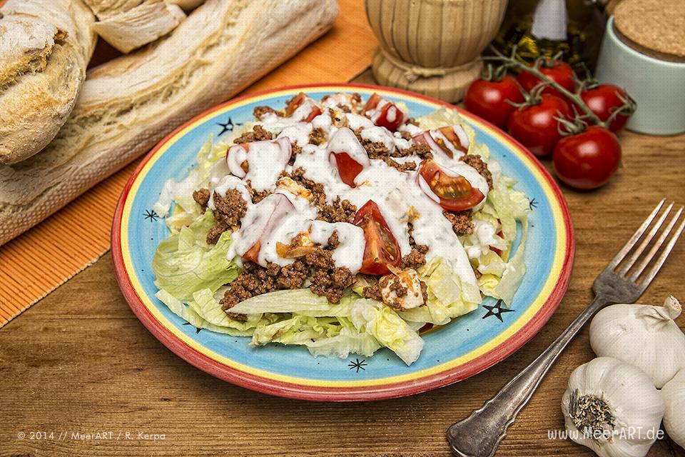 Rezept-Tipp: Salat mit Schafskäse und Hack