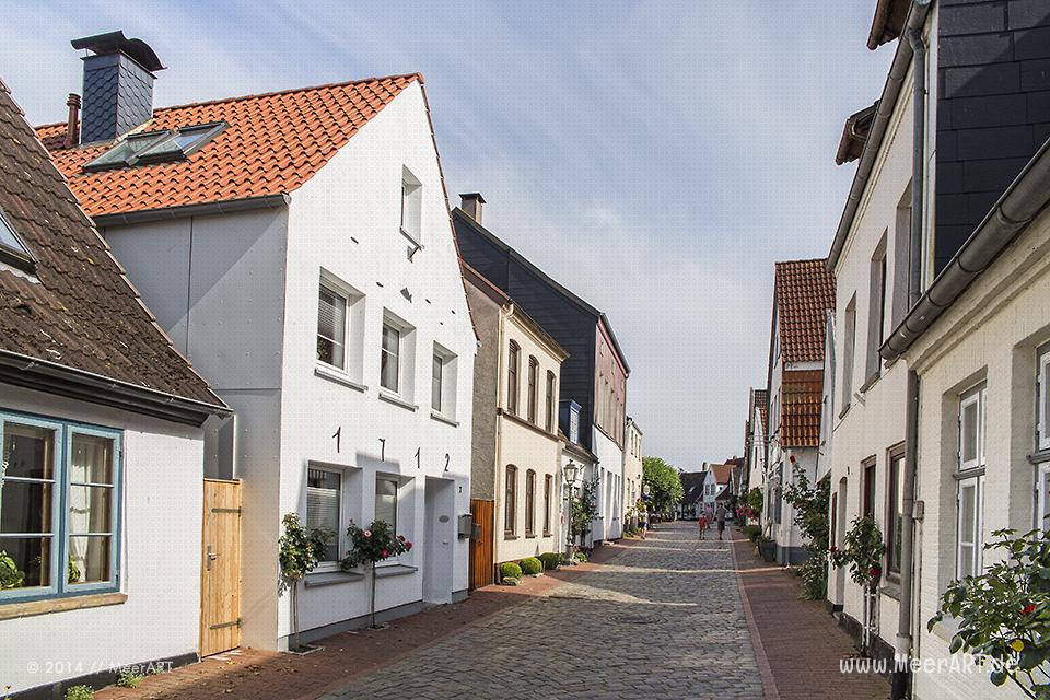 Impressionen aus dem alten Fischerviertel Holm am Rand der Altstadt von Schleswig // Foto: MeerART