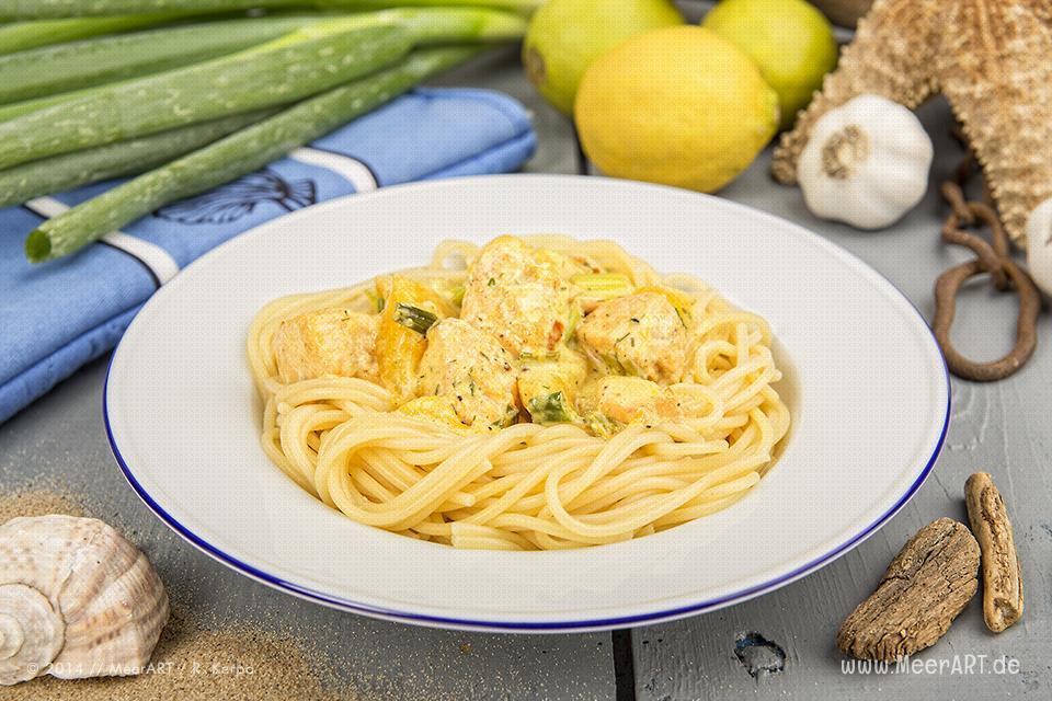 Rezept-Tipp: Spaghetti mit Lachs und Mango // Foto: R. Kerpa