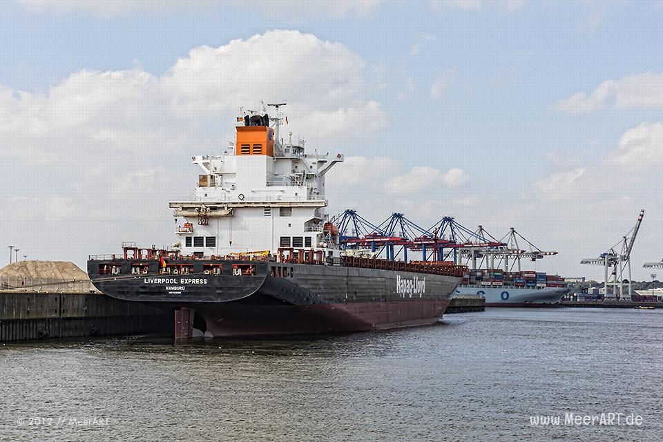 Das Containerschiff „LIVERPOOL EXPRESS“ der Hapag-Lloyd (IMO: 9232565) am Kai im Kaiser-Wilhelm-Hafen in Hamburg-Steinwerder // Foto: R. Kerpa