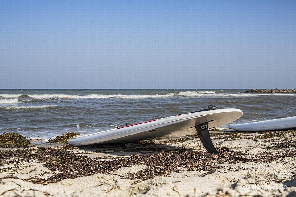 Surfbretter an der Ostsee bei der Surfschule am Schönberger Strand // Foto: R. Kerpa