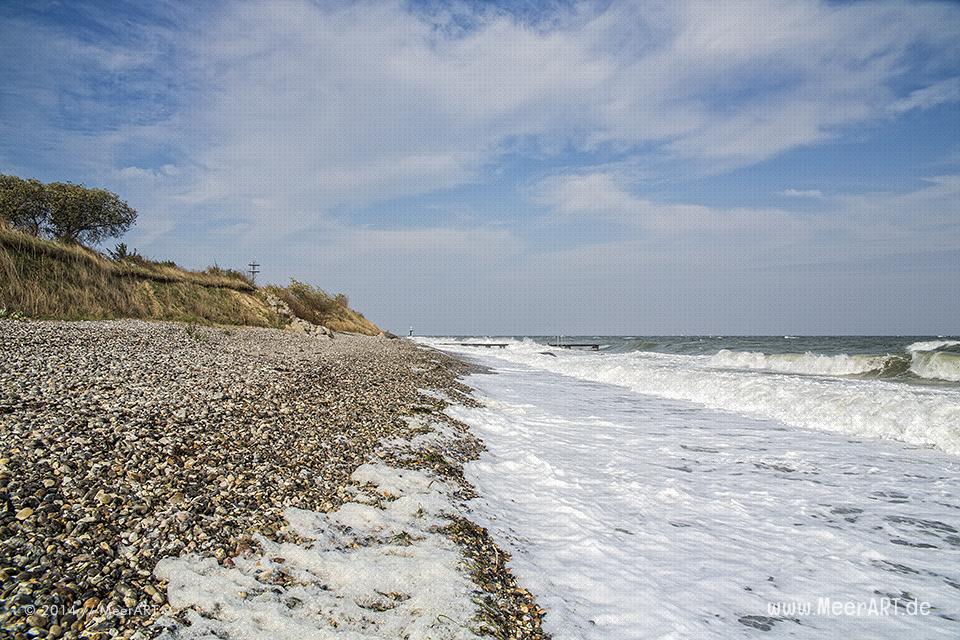 Ein wirklich sehr idyllischer Naturstrand in Marienleuchte auf der Ostseeinsel Fehmarn // Foto: R. Kerpa