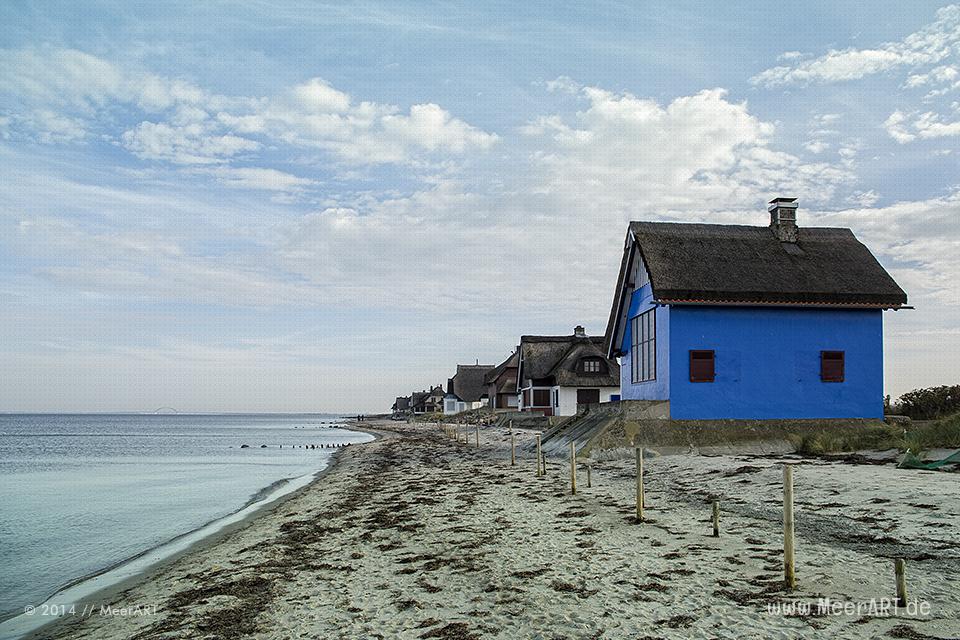 Ferienhäuser direkt an der Ostsee beim Naturschutzgebiet in Heiligenhafen-Graswarder // Foto: MeerART
