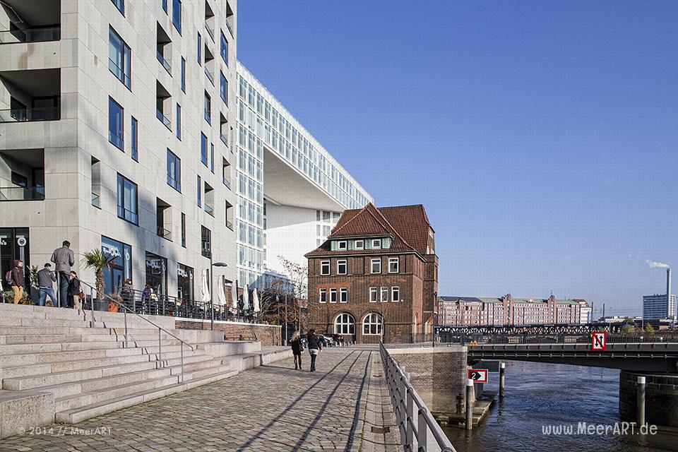 Altes Zollhaus in der HafenCity in Hamburg // Foto: MeerART / Ralph Kerpa