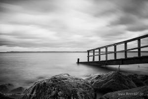 Steg an der Ostsee am Strandabschnitt beim Brodtener Steilufer // Foto: Ralph Kerpa