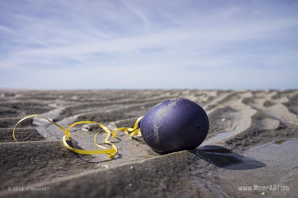 Plastikmüll am Nordseestrand von Amrum // Foto: MeerART