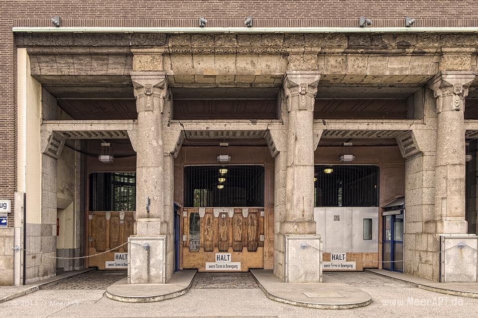 Impressionen vom 1911 eröffneten alten Elbtunnel in Hamburg // Foto: MeerART