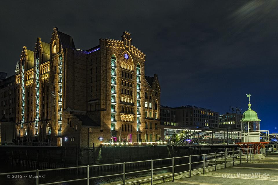 Impressionen vom „BLUE PORT 2015“ in Hamburg, eine Lichtinstallation von Michael Batz in Hamburg // Foto: MeerART