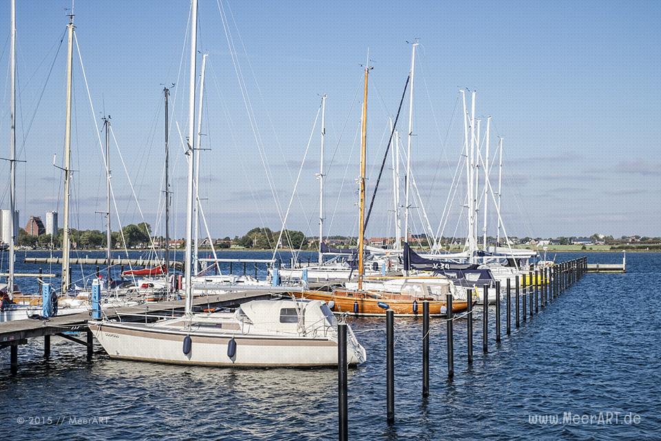 Ein sonniger Herbsttag auf Fehmarn in Burgtiefe // Foto: MeerART