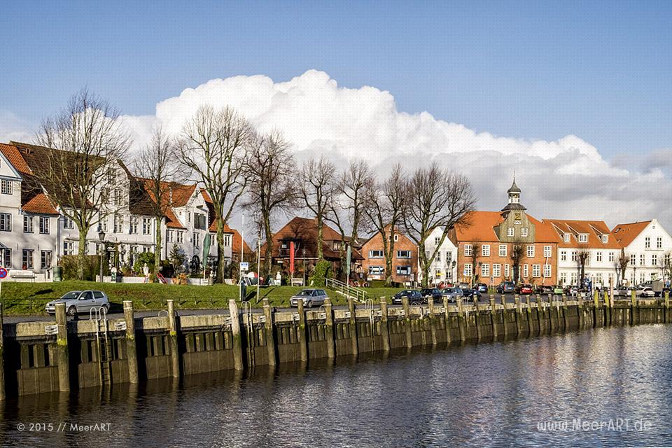 Tönning der Bade- und Luftkurort mit seinem historischen Hafen direkt an der Eider // Foto: MeerART
