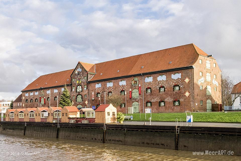 Tönning der Bade- und Luftkurort mit seinem historischen Hafen direkt an der Eider // Foto: MeerART