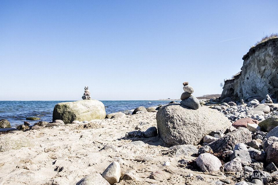Naturstrand und Steilküste in Heiligenhafen auf der Halbinsel Wagrien an der Ostsee // Foto: MeerART