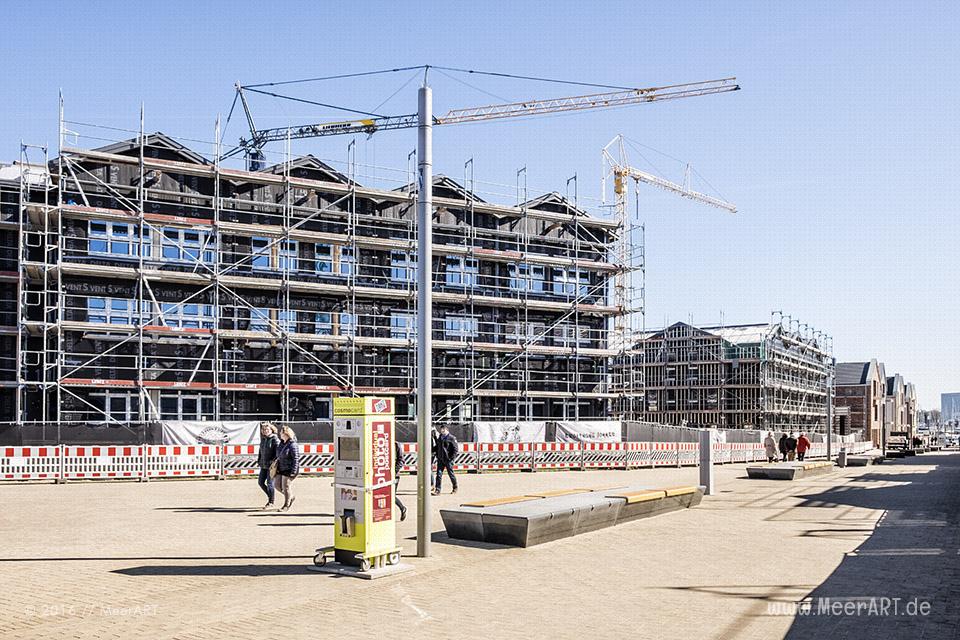 Baustelle mit Hotels und Ferienwohnungen in Heiligenhafen auf der Halbinsel Wagrien an der Ostsee // Foto: MeerART