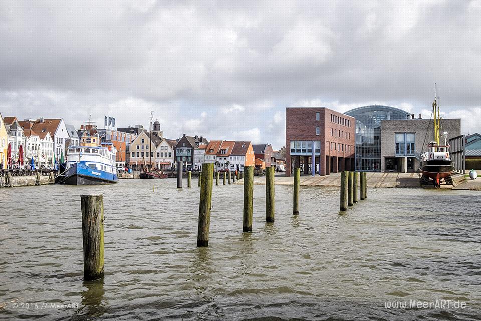 Der Binnenhafen von Husum in Nordfriesland // Foto: MeerART